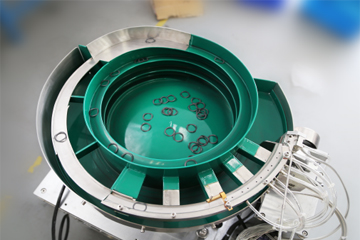 Vibratory bowl feeder